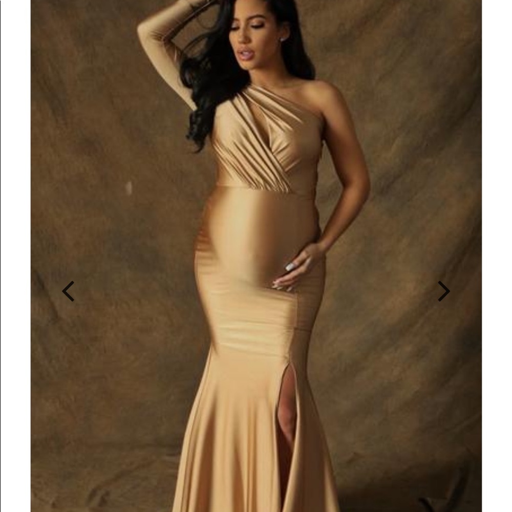 Maternity gown